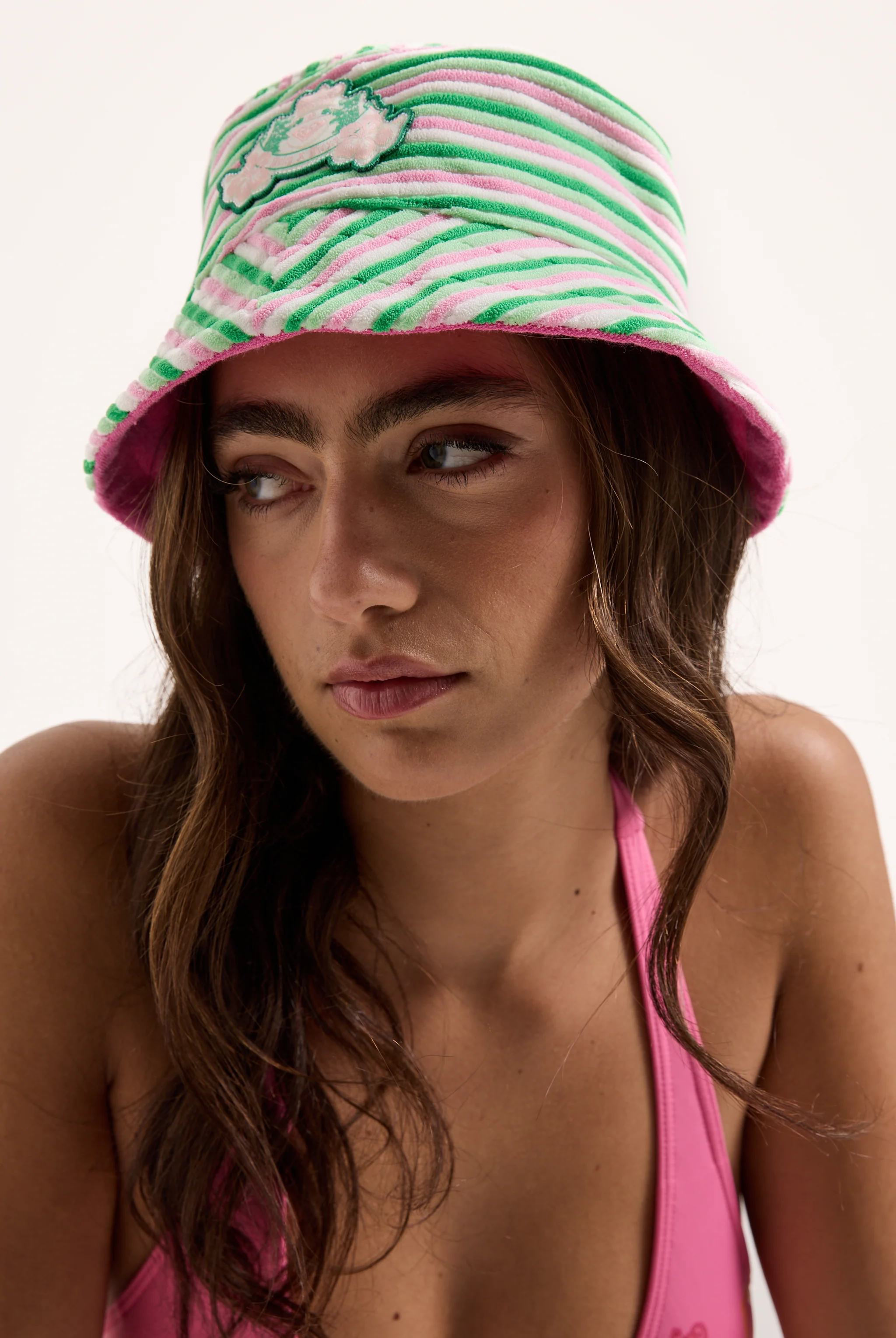 AZALEA PINK ROXY x JUICY COUTURE REVERSIBLE BUCKET HAT - Image 11