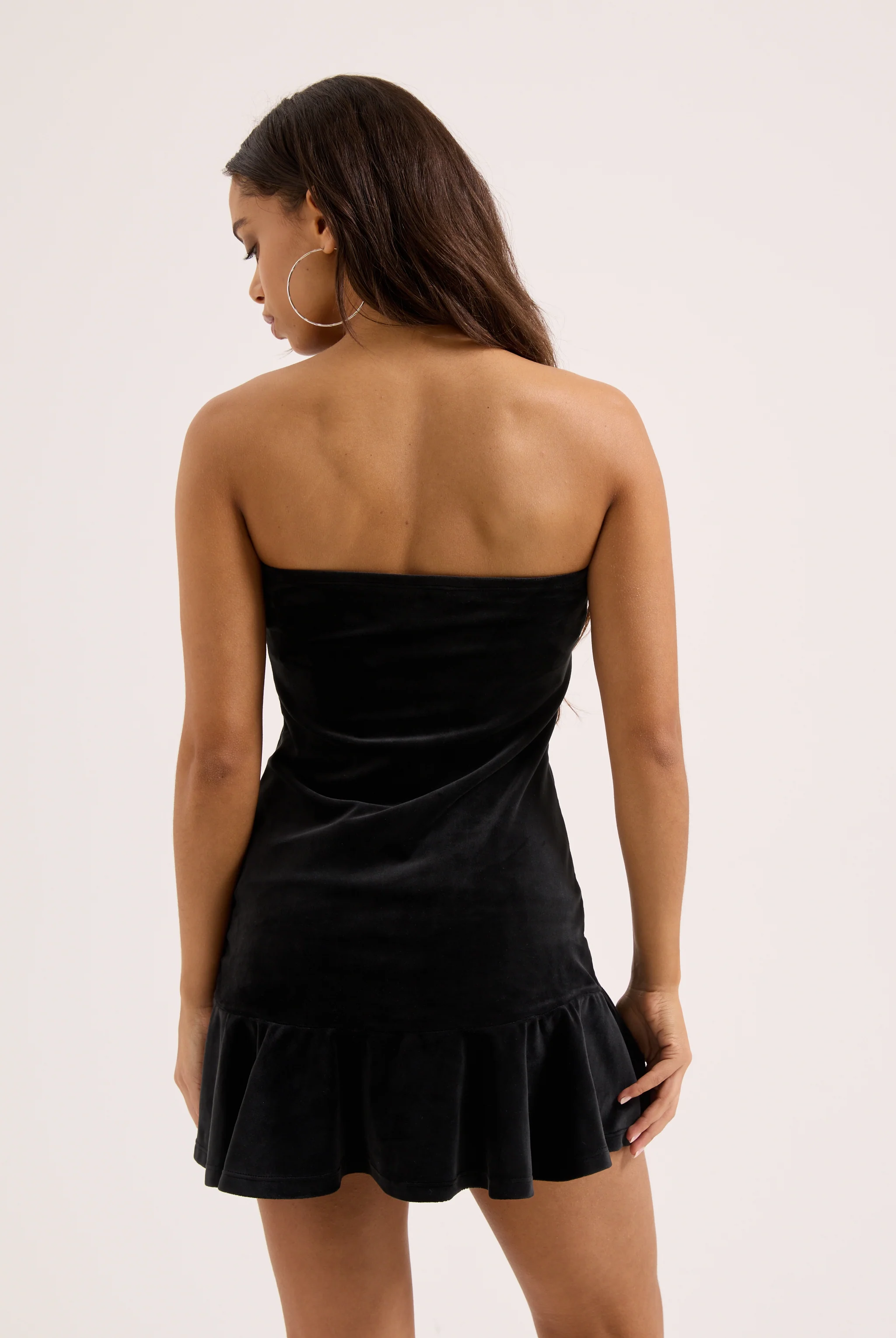 BLACK BANDEAU RUFFLE VELOUR DRESS - Image 9