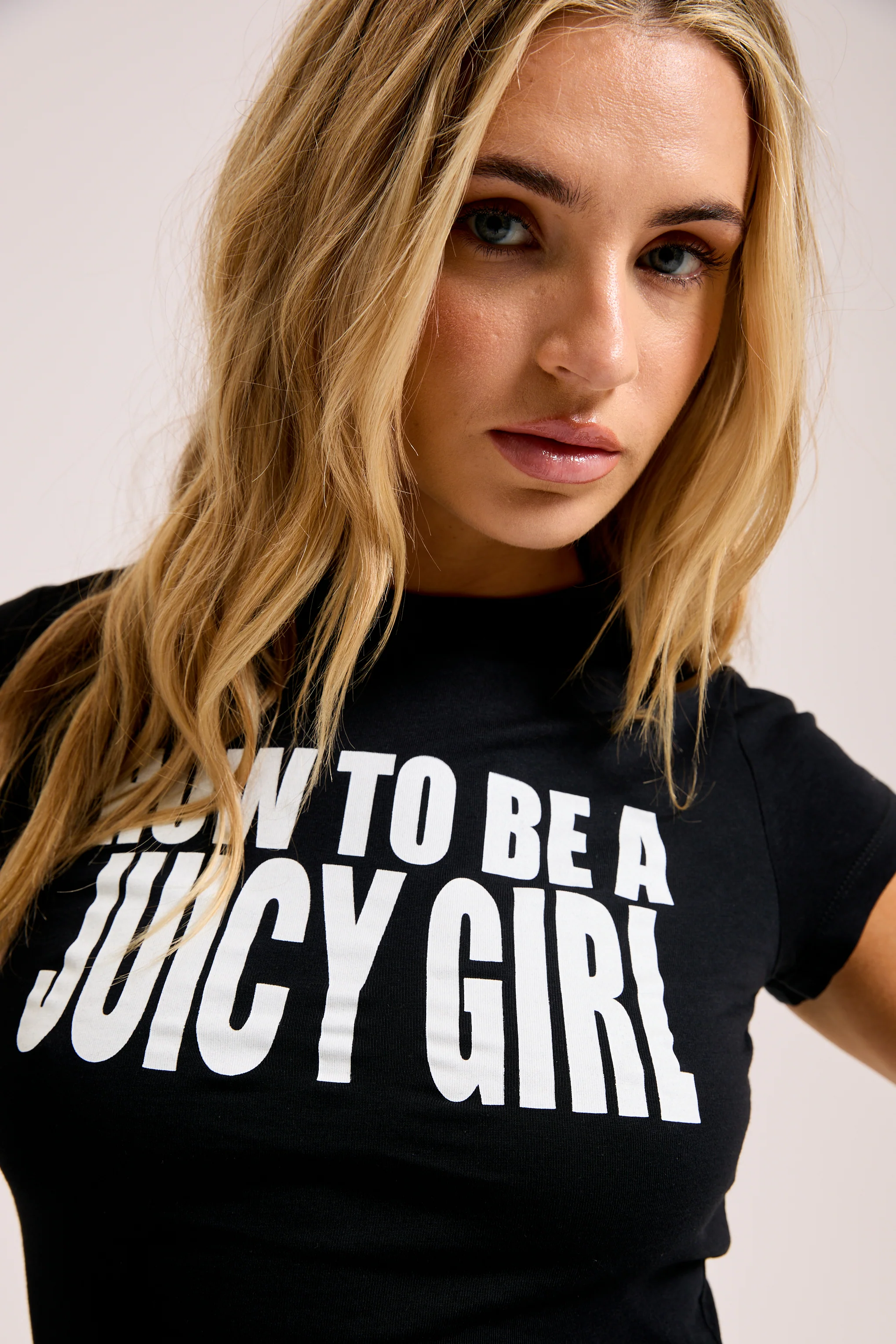 BLACK HOW TO BE A JUICY GIRL T-SHIRT - Image 4