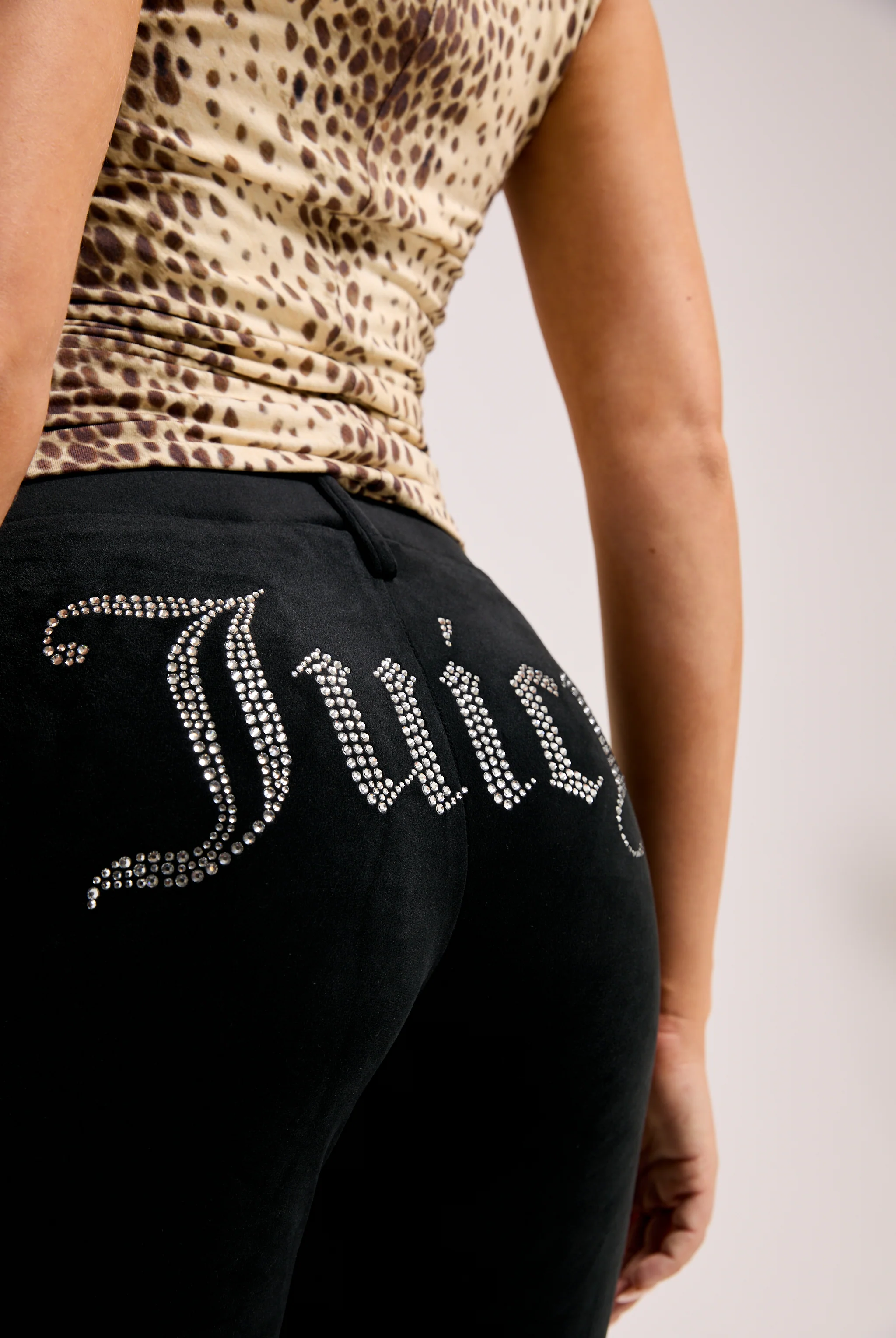 BLACK DIAMANTÉ CLASSIC VELOUR CAPRI PANTS - Image 4