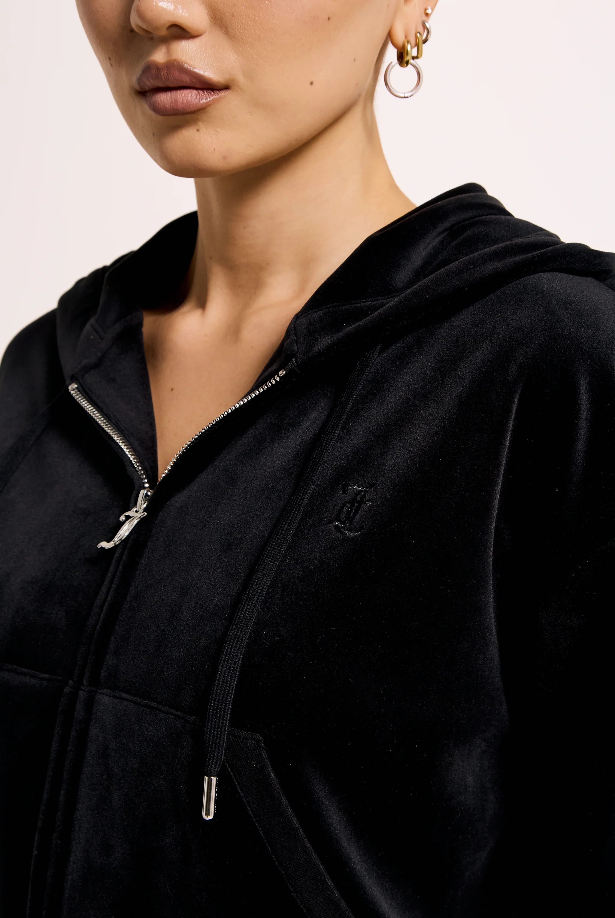 BLACK CROP OVERSIZED CLASSIC VELOUR HOODIE - Image 6