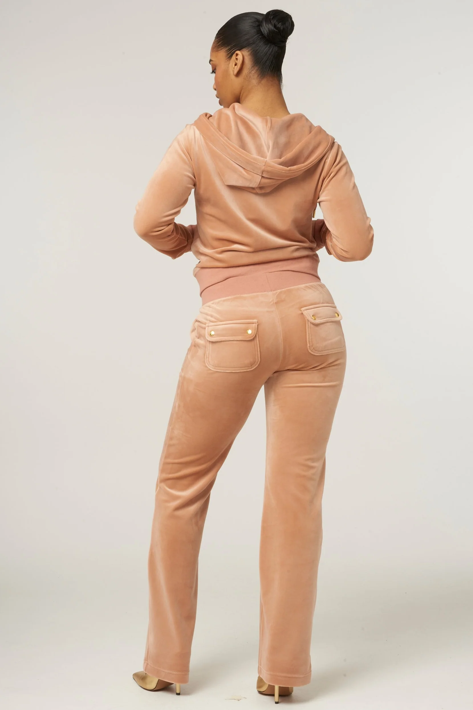 CAFE AU LAIT & GOLD CLASSIC VELOUR ROBERTSON HOODIE - Image 6