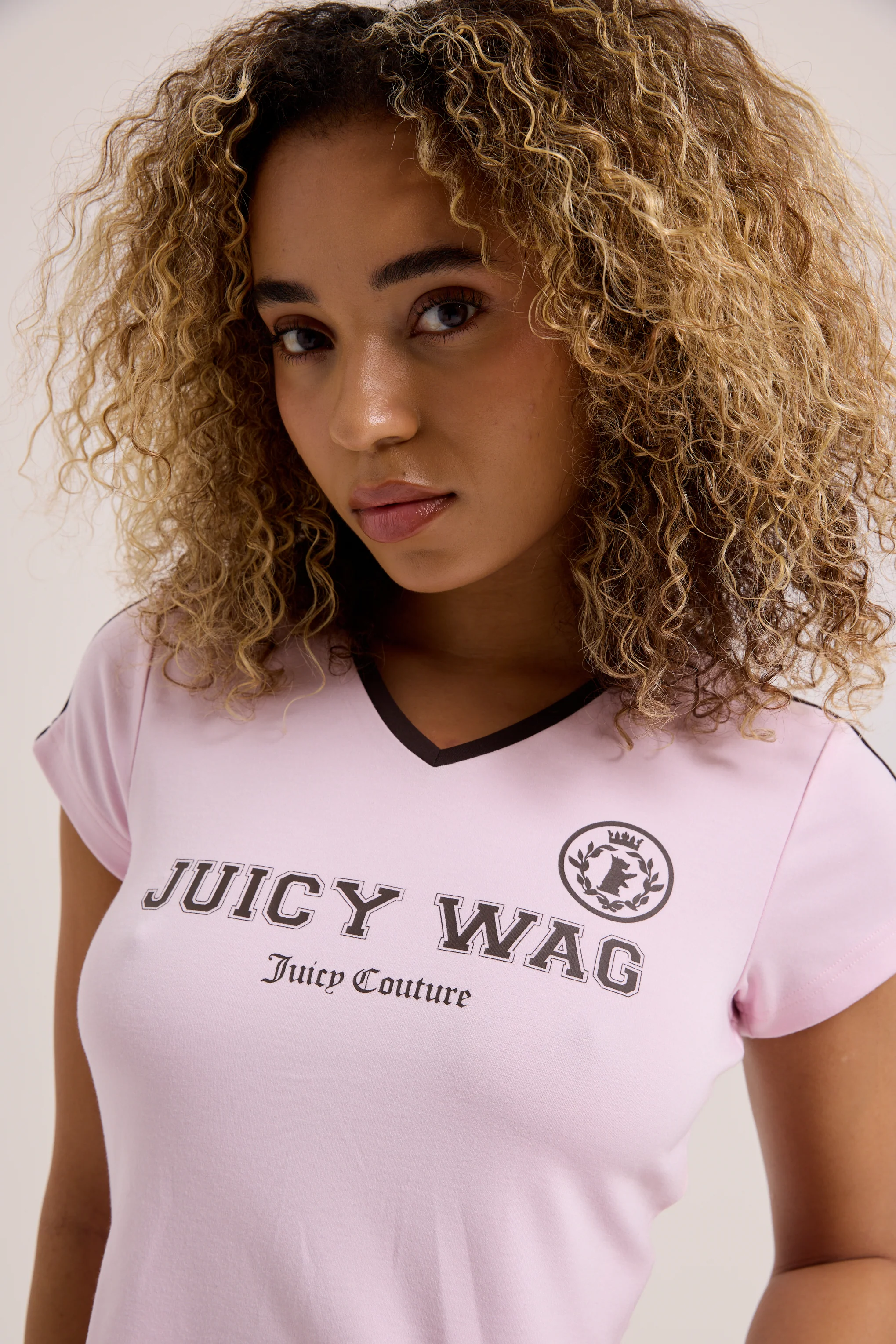 CHERRY BLOSSOM JUICY WAG V NECK T-SHIRT - Image 8