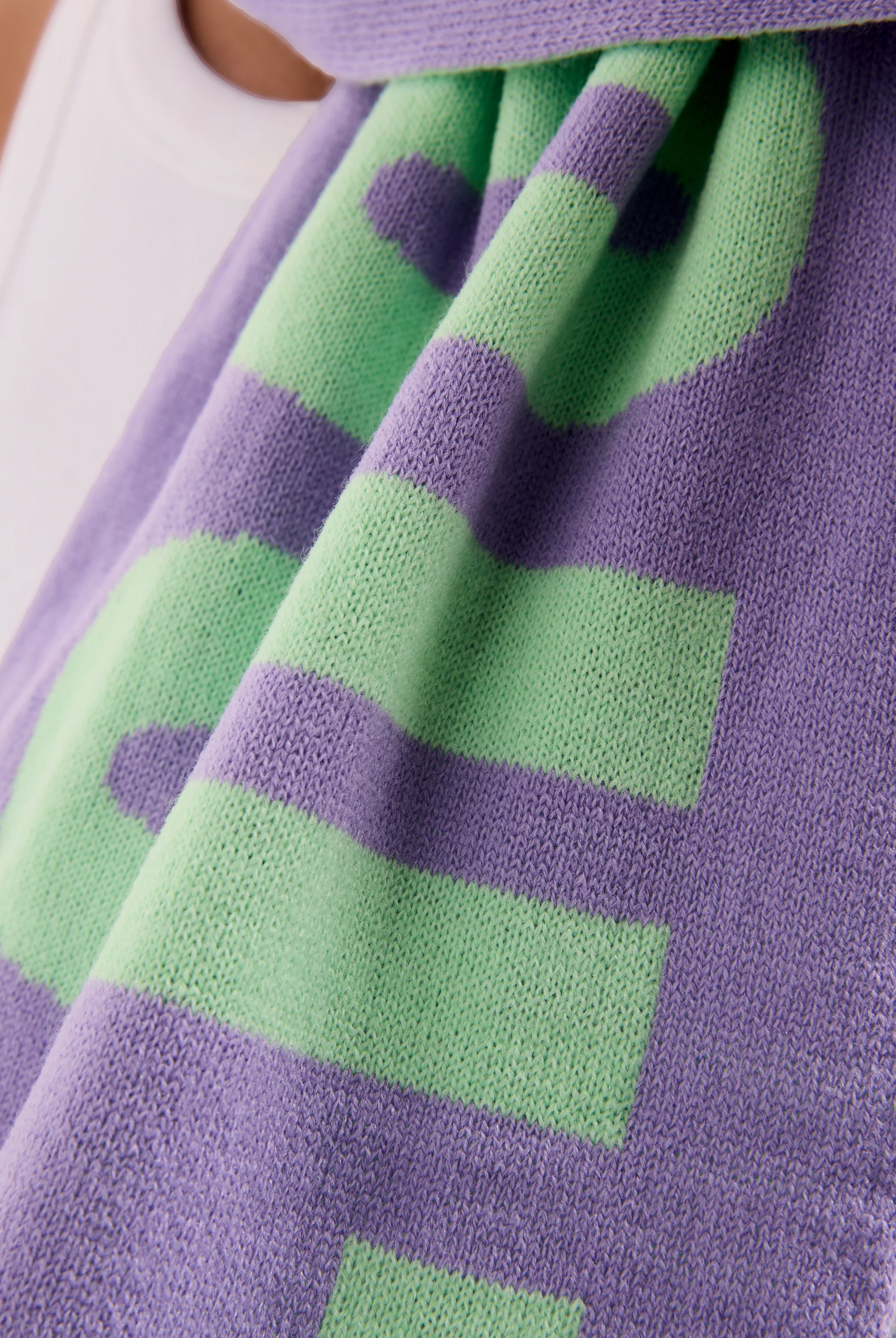 VIOLET TULIP / MINT CONTRAST FOOTBALL SCARF - Image 4