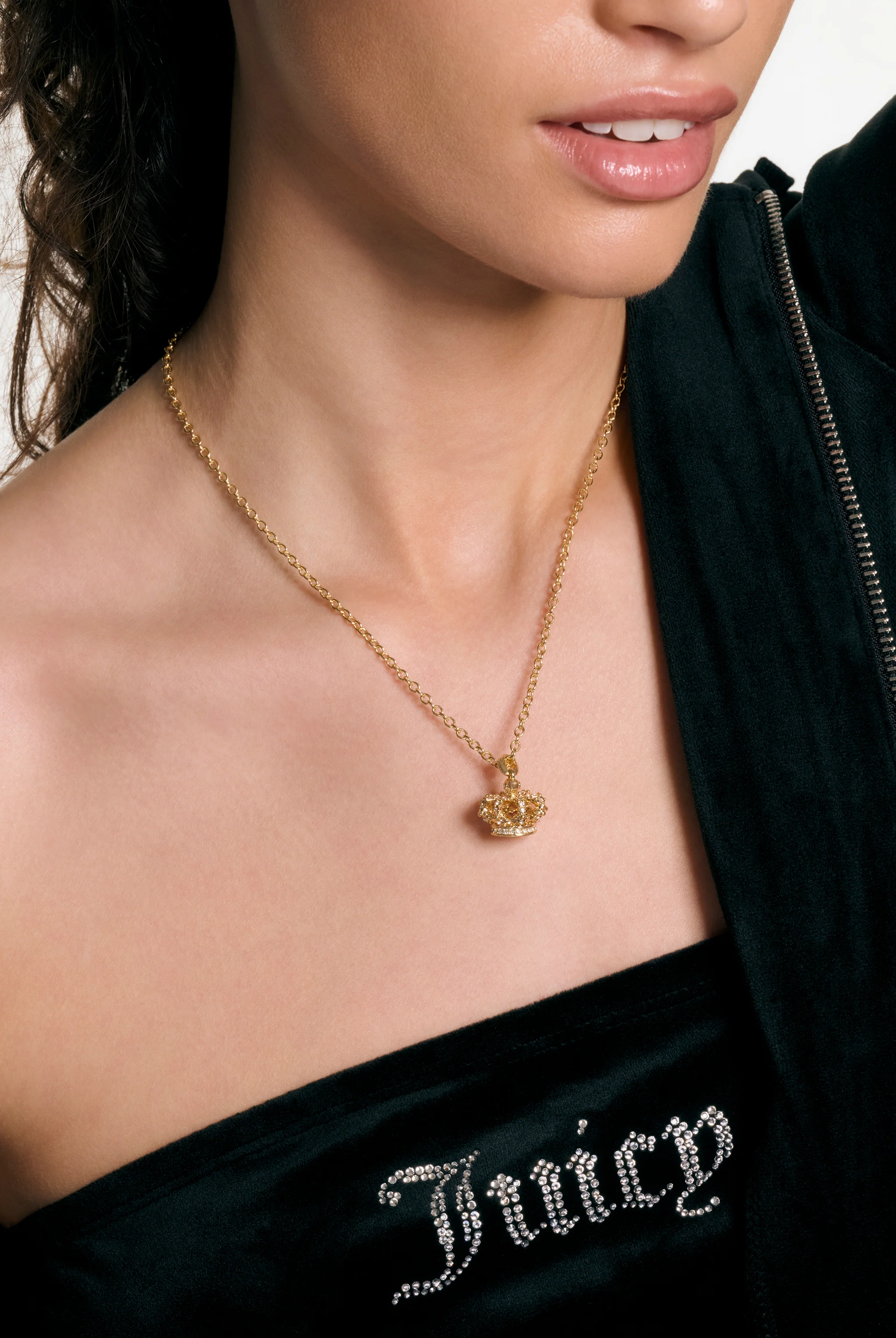 GOLD TONE CRYSTAL HERITAGE CROWN PENDANT NECKLACE