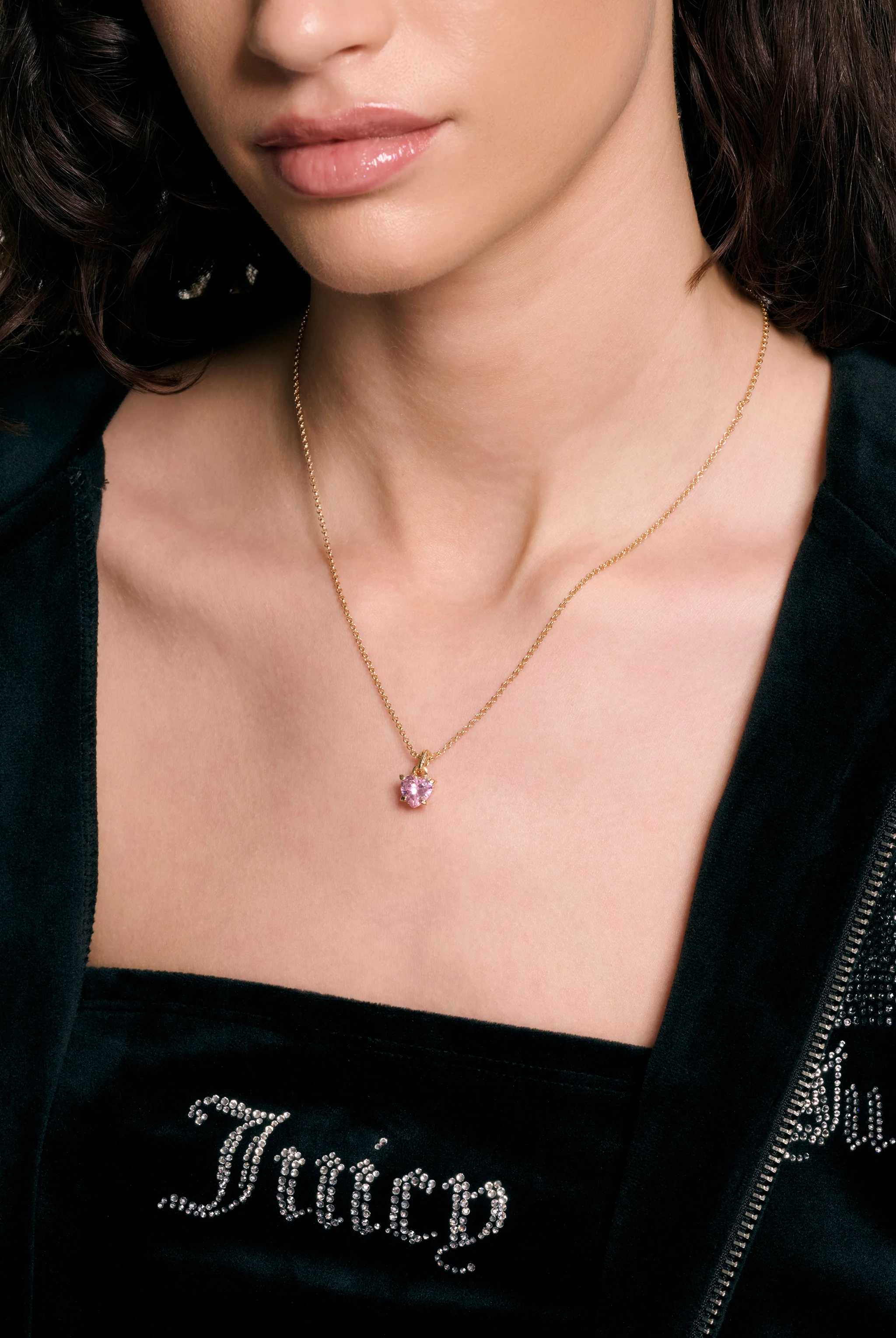 GOLD TONE SOLITAIRE CRYSTAL HEART PENDANT NECKLACE