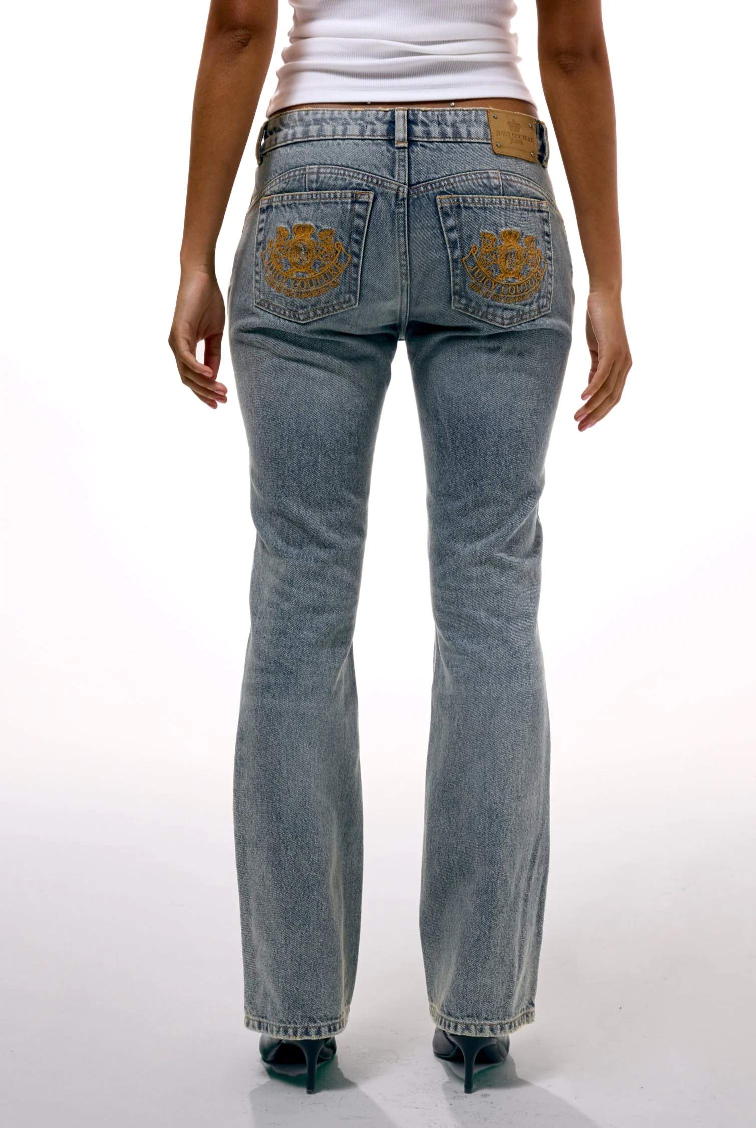 VINTAGE WASH DOG CREST BOOTCUT JEANS - Image 12